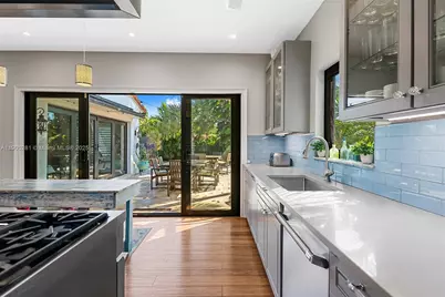 11 Sylvan Ln, Fort Lauderdale, FL 33316 - Photo 21