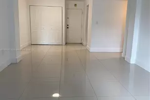 9460 Fontainebleau Blvd, Miami, FL 33172 - Photo 15