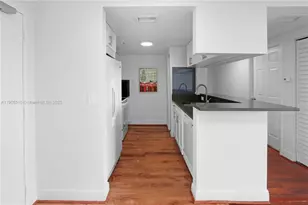 816 NW 11th St, Miami, FL 33136 - Photo 15