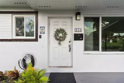 714 W 56th St, Hialeah, FL 33012 - Photo 5