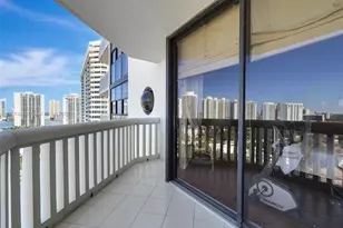1000 Island Blvd, Aventura, FL 33160 - Photo 35