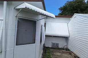 21760 NW 3rd St, Pembroke Pines, FL 33029 - Photo 23