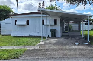 21760 NW 3rd St, Pembroke Pines, FL 33029 - Photo 3
