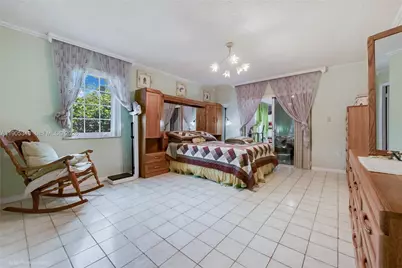 9500 SW 79th St, Miami, FL 33173 - Photo 7