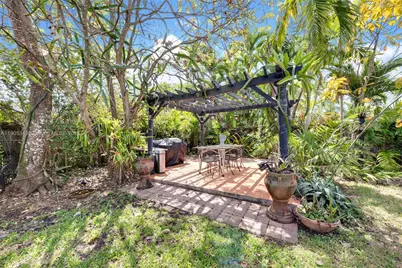 9500 SW 79th St, Miami, FL 33173 - Photo 19