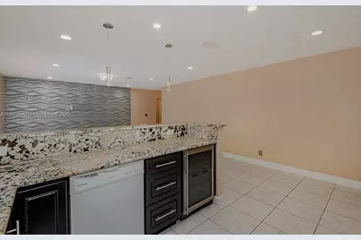 401 SW 76th Ter #., North Lauderdale, FL 33068 - Photo 11
