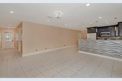 401 SW 76th Ter #., North Lauderdale, FL 33068 - Photo 3