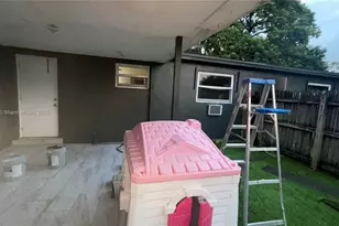 6390 Hayes St, Hollywood, FL 33024 - Photo 7