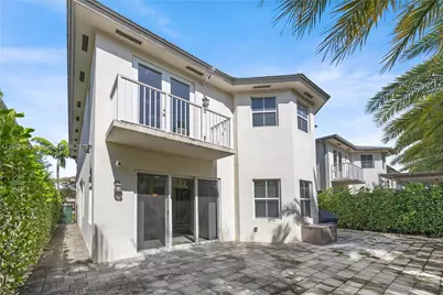 10470 NW 69th Ter, Doral, FL 33178 - Photo 9