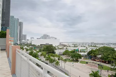 253 NE 2nd Street #315, Miami, FL 33132 - Photo 3