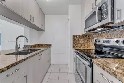 9730 Hammocks Blvd #101-28, Miami, FL 33196 - Photo 3