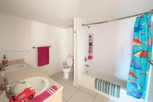 17650 NW 68th Ave, Hialeah, FL 33015 - Photo 9