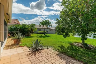 2675 Clipper Cir, West Palm Beach, FL 33411 - Photo 27