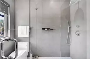 32 N Bounty Ln, Key Largo, FL 33037 - Photo 17