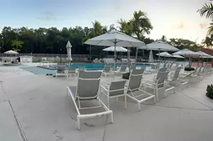 100 Bayview Dr, Sunny Isles Beach, FL 33160 - Photo 23