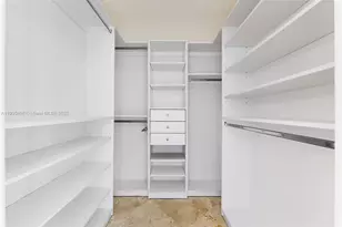 601 NE 36th St, Miami, FL 33137 - Photo 17