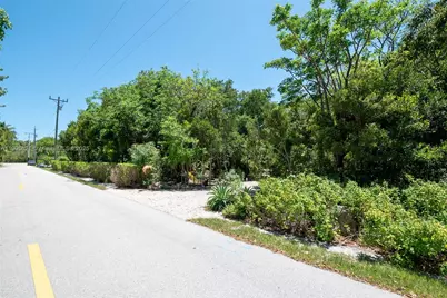 306 Lime St, Key Largo, FL 33037 - Photo 13