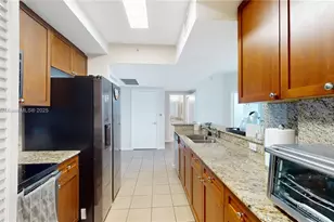 19501 W Country Club Dr, Aventura, FL 33180 - Photo 5