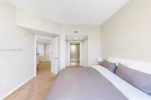 19501 W Country Club Dr, Aventura, FL 33180 - Photo 7