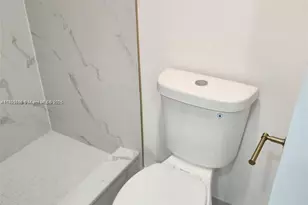 1780 NE 191st St, Miami, FL 33179 - Photo 17