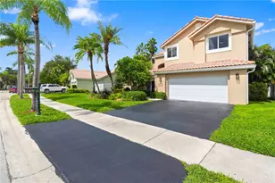 1171 Laguna Springs Dr, Weston, FL 33326 - Photo 9