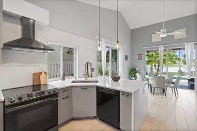 1171 Laguna Springs Dr, Weston, FL 33326 - Photo 57