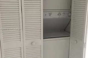 4672 NW 9th Dr, Plantation, FL 33317 - Photo 7