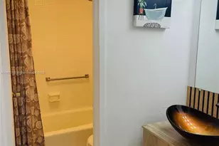 2899 Collins Ave, Miami Beach, FL 33140 - Photo 17