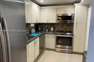 1100 St Charles Pl, Pembroke Pines, FL 33026 - Photo 5