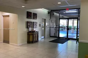 1100 St Charles Pl, Pembroke Pines, FL 33026 - Photo 21