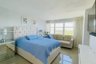 1100 St Charles Pl, Pembroke Pines, FL 33026 - Photo 13