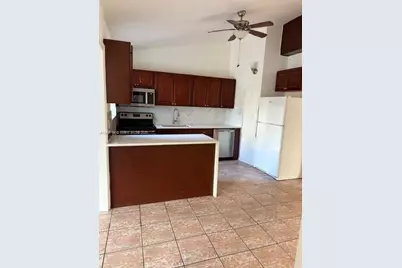 828 Fairway Dr, Plantation, FL 33317 - Photo 11