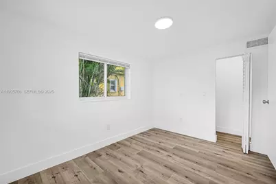 26 E 45th St, Hialeah, FL 33013 - Photo 23