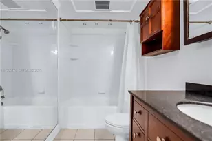 801 NE 18th Ct, Fort Lauderdale, FL 33305 - Photo 17