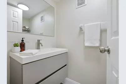 2820 Somerset Dr #112O, Lauderdale Lakes, FL 33311 - Photo 17