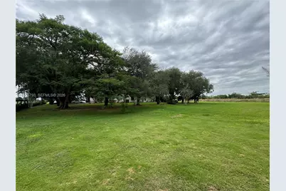 18750 SW 207th Ave, Miami, FL 33187 - Photo 3