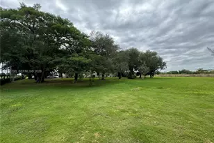 18750 SW 207th Ave, Miami, FL 33187 - Photo 3