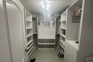 3915 NE 168th St, North Miami Beach, FL 33160 - Photo 15