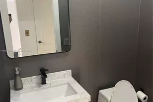 3915 NE 168th St, North Miami Beach, FL 33160 - Photo 11