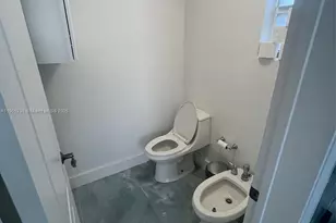 3915 NE 168th St, North Miami Beach, FL 33160 - Photo 25