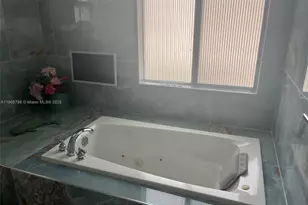 3915 NE 168th St, North Miami Beach, FL 33160 - Photo 23