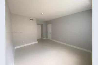 11601 SW 2nd St #21201, Pembroke Pines, FL 33025 - Photo 9