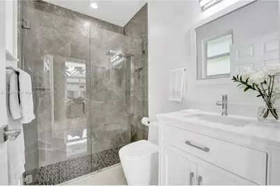 2557 NE Montclaire Cir, Weston, FL 33327 - Photo 79