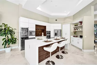 2557 NE Montclaire Cir, Weston, FL 33327 - Photo 1