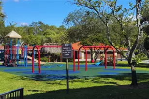 101 SW 117th Ave, Pembroke Pines, FL 33025 - Photo 13