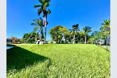 51 NW 161st St, Miami, FL 33169 - Photo 21