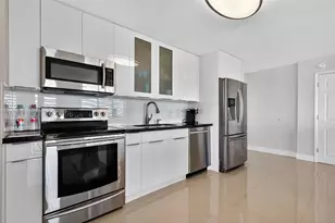 7135 Collins Ave, Miami Beach, FL 33141 - Photo 9
