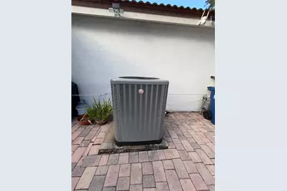 19804 NW 82nd Pl, Hialeah, FL 33015 - Photo 53