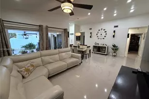 19804 NW 82nd Pl, Hialeah, FL 33015 - Photo 11