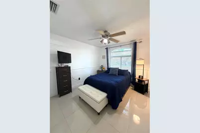 19804 NW 82nd Pl, Hialeah, FL 33015 - Photo 31